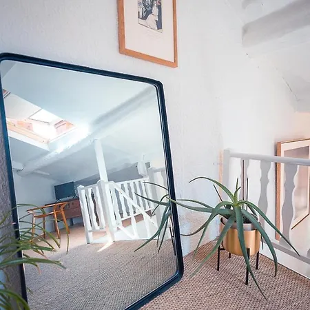 Avec Terrasse Apartment *