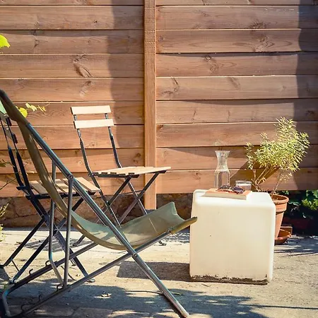 Avec Terrasse Apartment *