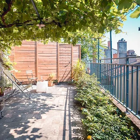 Avec Terrasse Apartment